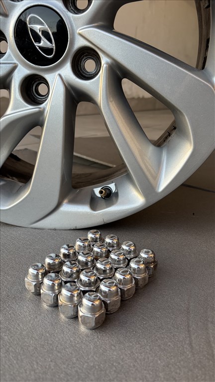  5x114.3 lyukosztású 7JJ 17" használt (gyári felni) alufelni 7. kép