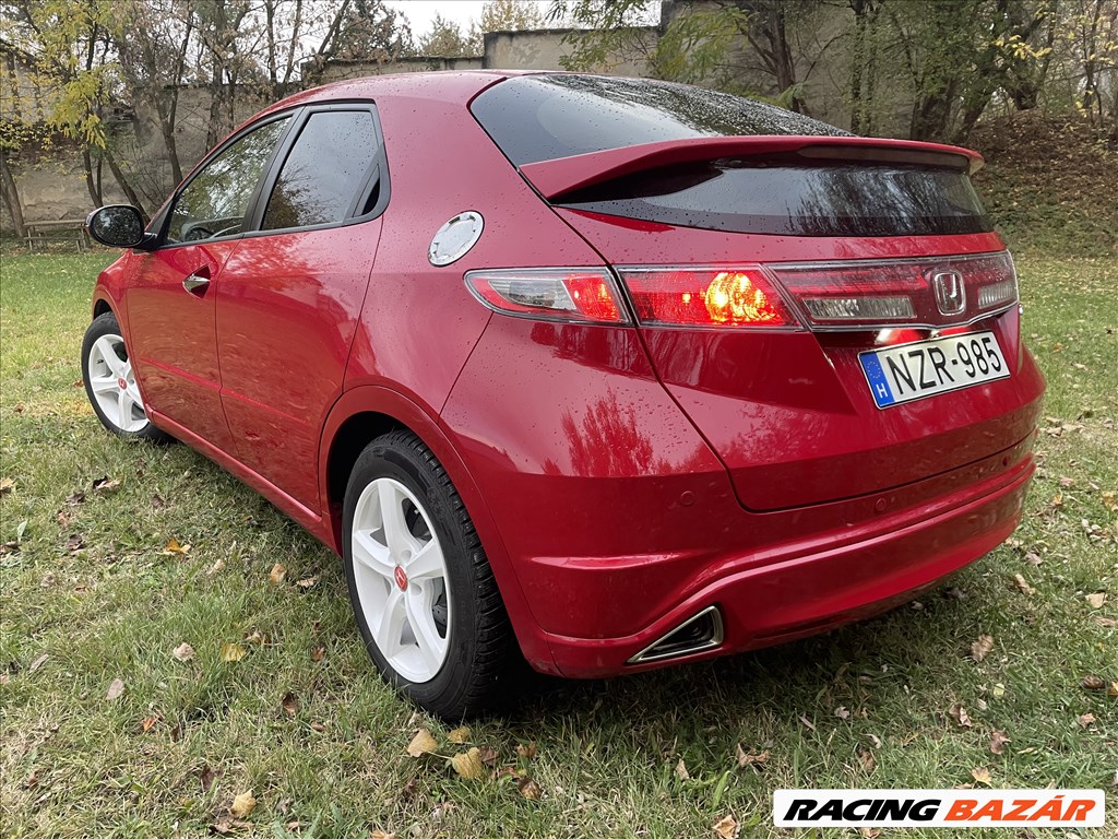 Honda Civic 1.8 GT Special Edition Sérülés mentes Szervizkőnyv Navi Bőr Tolatókamera Hertz Hifi 2. kép