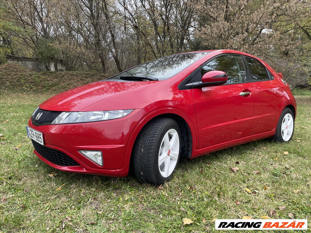 Honda Civic 1.8 GT Special Edition Sérülés mentes Szervizkőnyv Navi Bőr Tolatókamera Hertz Hifi 3. kép