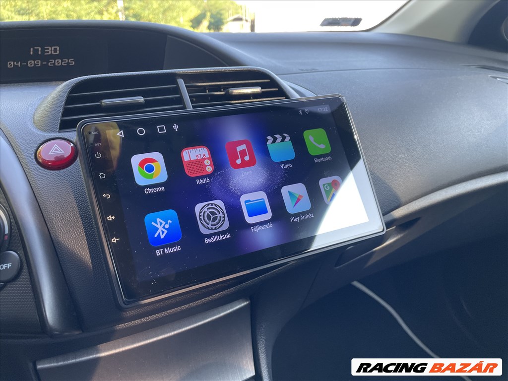Honda Civic 1.8 GT Special Edition Sérülés mentes Szervizkőnyv Navi Bőr Tolatókamera Hertz Hifi 11. kép