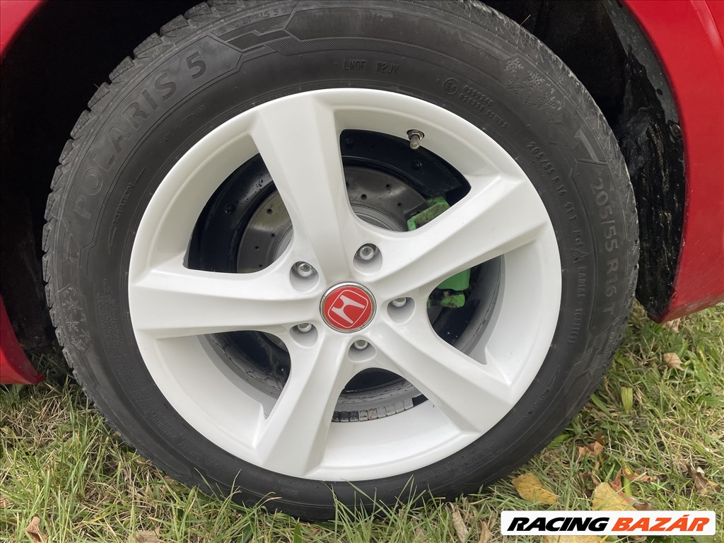 Honda Civic 1.8 GT Special Edition Sérülés mentes Szervizkőnyv Navi Bőr Tolatókamera Hertz Hifi 15. kép