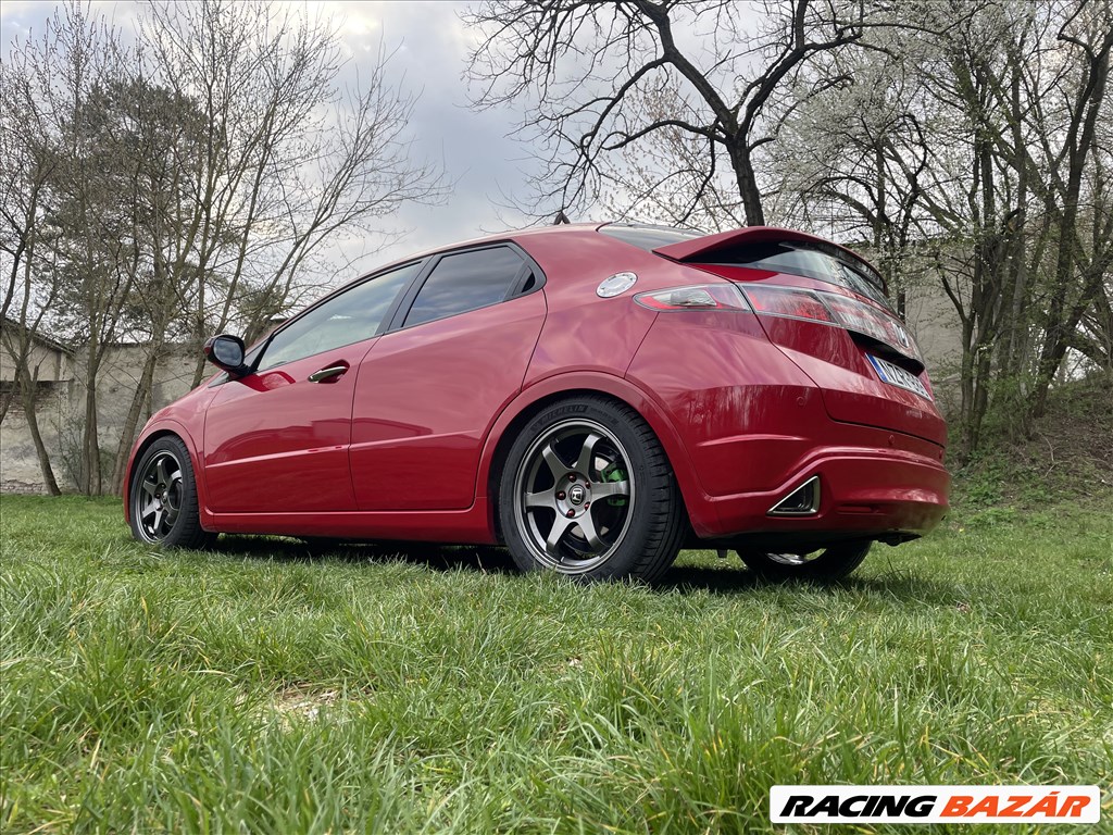 Honda Civic 1.8 GT Special Edition Sérülés mentes Szervizkőnyv Navi Bőr Tolatókamera Hertz Hifi 20. kép