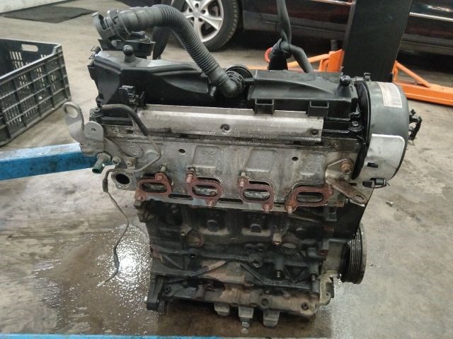 Volkswagen Jetta VI 1.6 TDI Motor (Fűzött blokk hengerfejjel) 21639 CAY cay0 6. kép