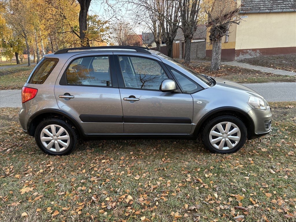 SUZUKI SX4 1.5 GLX CD AC FACELIFT/90.000KM/KLÍMA/EL.ABLAKOK/EL.TÜKRÖK/FRISS MŰSZAKI 5. kép