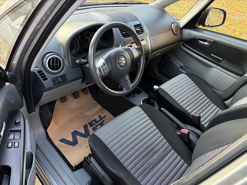 SUZUKI SX4 1.5 GLX CD AC FACELIFT/90.000KM/KLÍMA/EL.ABLAKOK/EL.TÜKRÖK/FRISS MŰSZAKI 9. kép