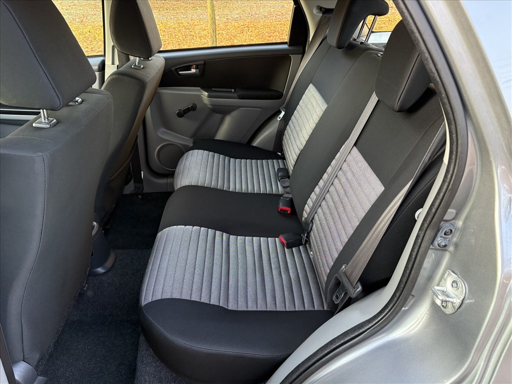 SUZUKI SX4 1.5 GLX CD AC FACELIFT/90.000KM/KLÍMA/EL.ABLAKOK/EL.TÜKRÖK/FRISS MŰSZAKI 10. kép