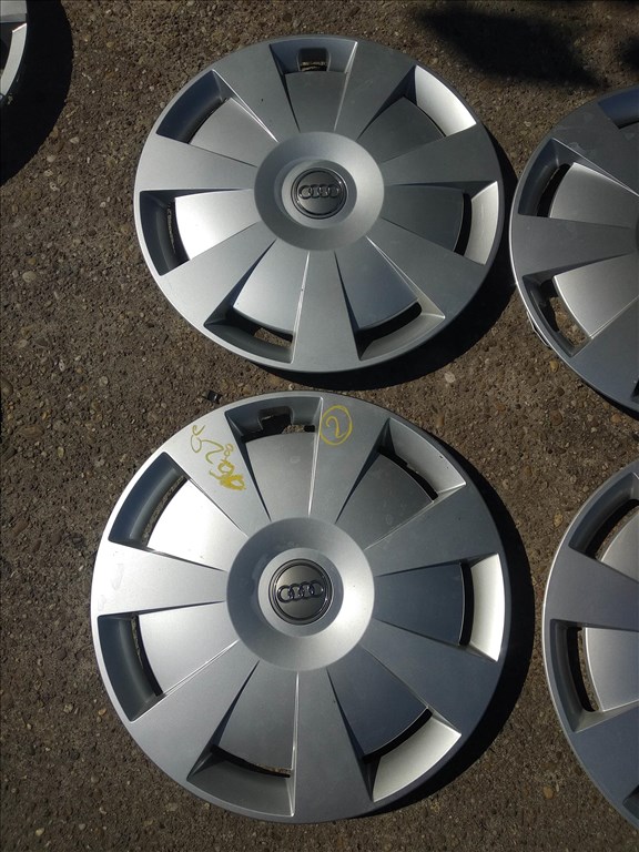 16-os Gyári Audi dísztárcsa 20000ft a 4db/2/ 2. kép