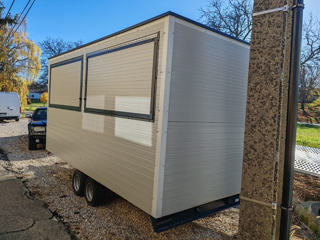 R0302 69 Foodtruck Food Truck Büfékocsi 5. kép
