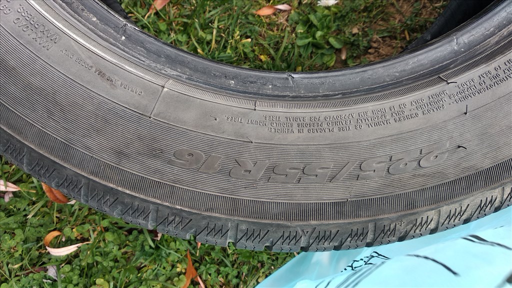  225/5516" használt Toyo Tires téli gumi gumi 2. kép