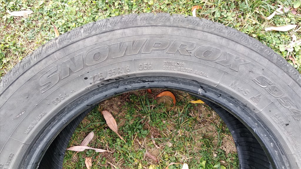  225/5516" használt Toyo Tires téli gumi gumi 3. kép