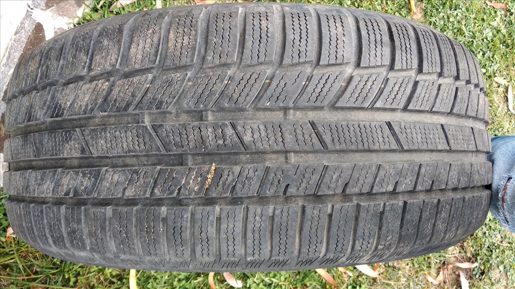  225/5516" használt Toyo Tires téli gumi gumi 5. kép
