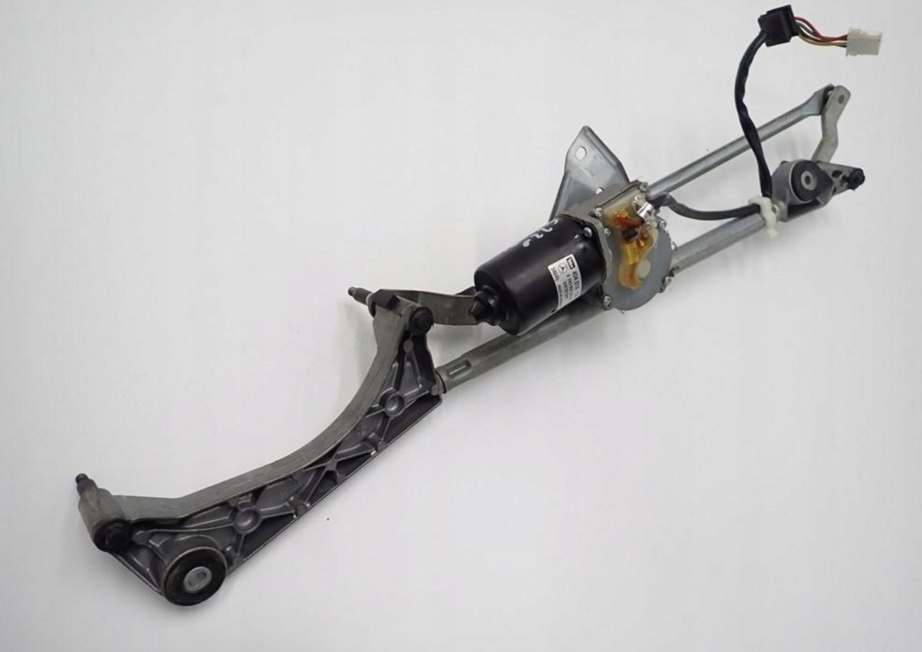 Mercedes C-osztály W203 ablaktörlő szerkezet motorral A2038200342 1. kép