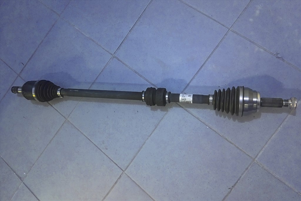 Kia Cee'd / Procee'd (CD) jobboldali féltengely 1.6 CRDi 49501g4400 1. kép