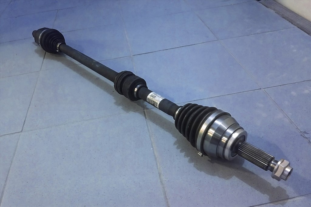 Kia Cee'd / Procee'd (CD) jobboldali féltengely 1.6 CRDi 49501g4400 2. kép