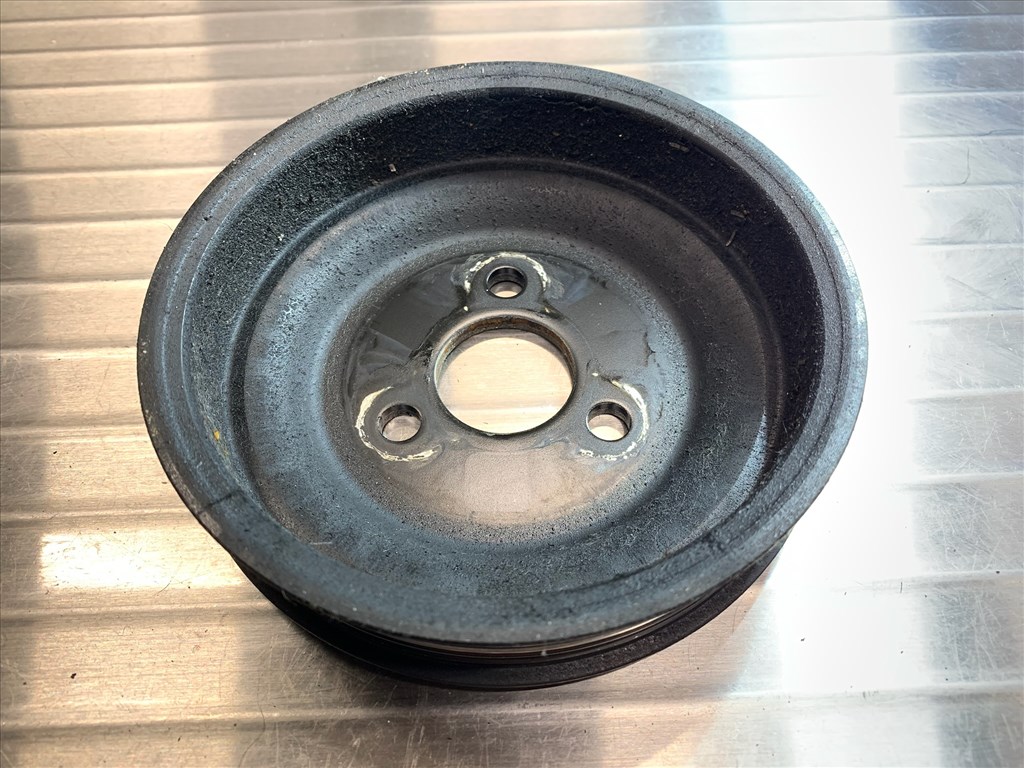 BMW E70, E71, E9X, F0X, F1X, N47, N57 szervópumpa ékszíjtárcsa 32427810810 7810810 2. kép