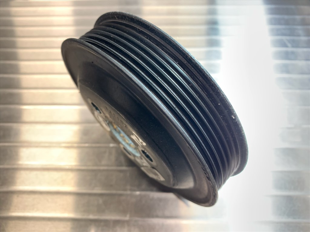 BMW E70, E71, E9X, F0X, F1X, N47, N57 szervópumpa ékszíjtárcsa 32427810810 7810810 3. kép