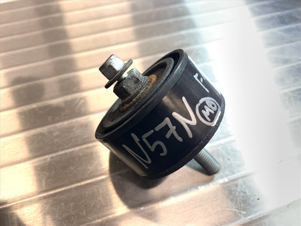 BMW E70, E71, E8X, E9X, F0X, F1X szíj vezetőgörgő 11288511737 8511737 2. kép