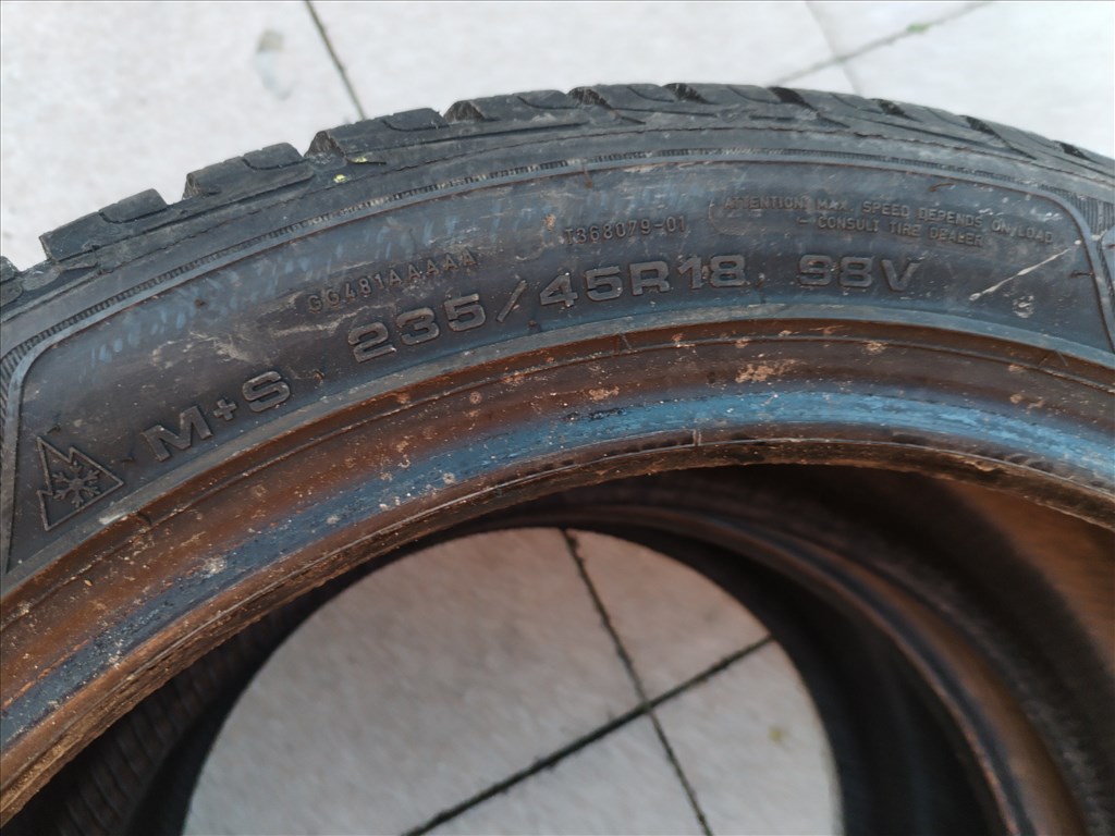  235/4518" használt Goodyear téli gumi 2 db 3. kép