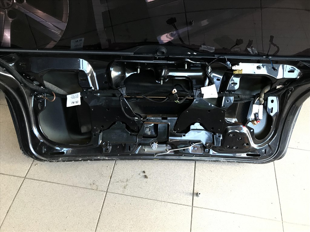 Audi A3 (8P) (3 ajtós) csomagtér ajtó 5. kép