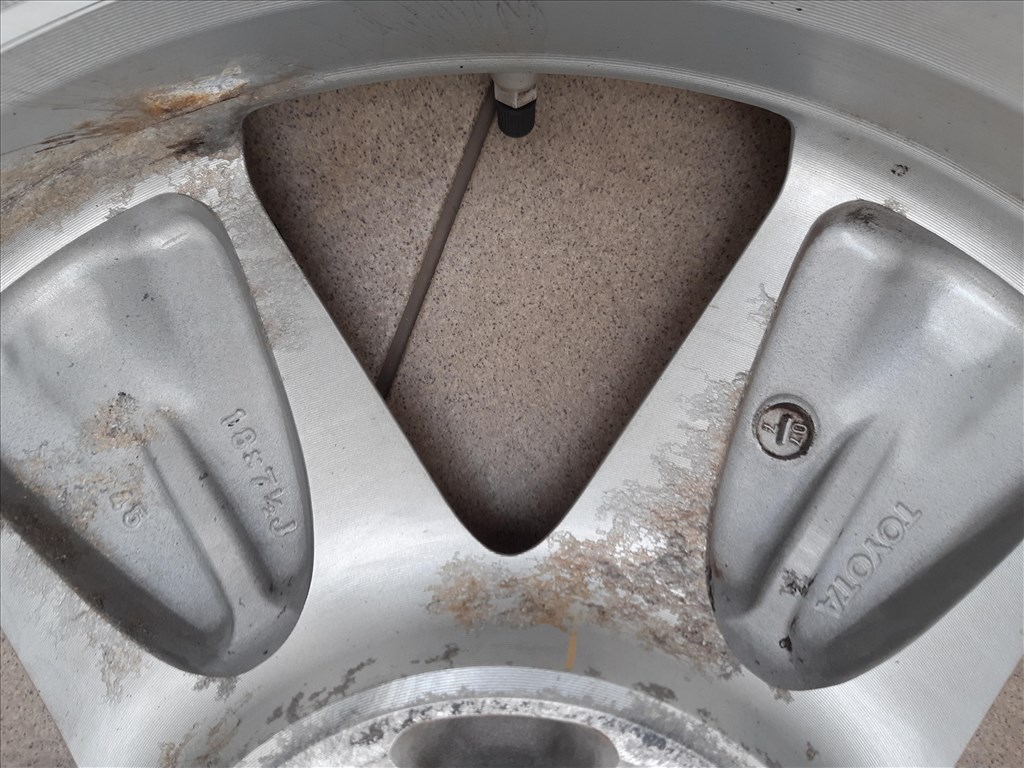  5x114.3 Toyota gyári alufelni 7,5x17 ET45 Rav4 Auris Corolla Avensis 6. kép