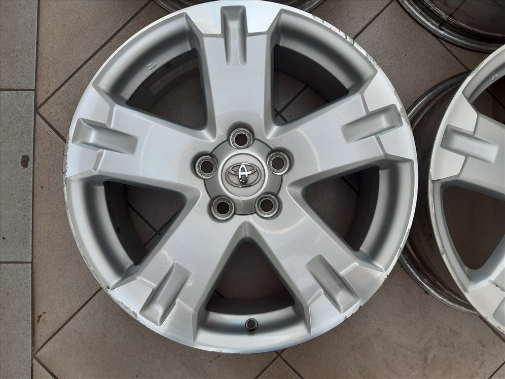  5x114.3 Toyota gyári alufelni 7,5x17 ET45 Rav4 Auris Corolla Avensis 2. kép
