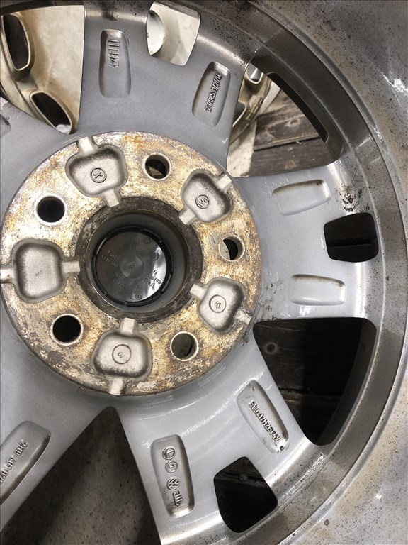 17 col VW Amarok, Transporter, T5, T6, 5x120 gyári alufelni 17 colos  17. kép