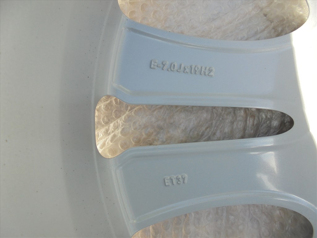 19-es újszerű Audi gyári alufelni eladó 6. kép