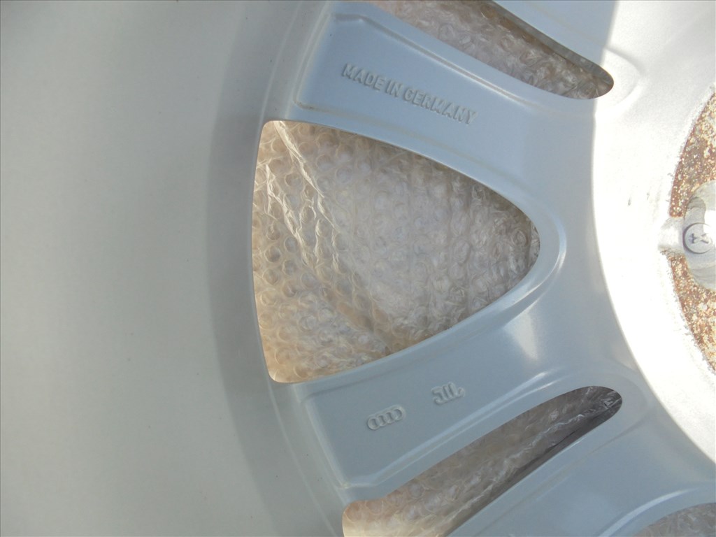 19-es újszerű Audi gyári alufelni eladó 7. kép