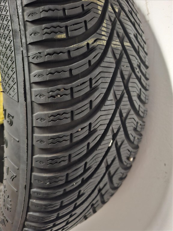  215/6017" újszerű Kleber téli gumi gumi 3. kép