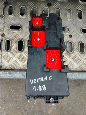 Opel Vectra C 1.8 benzin külső biztosítéktábla 