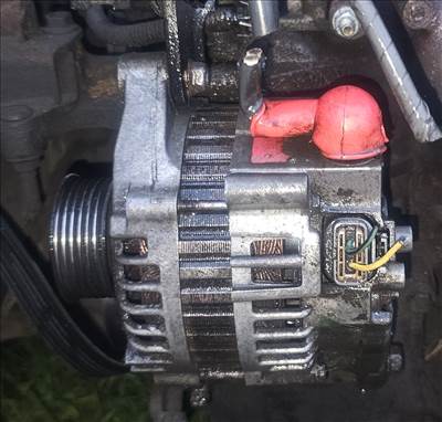 Nissan Almera II Generátor 