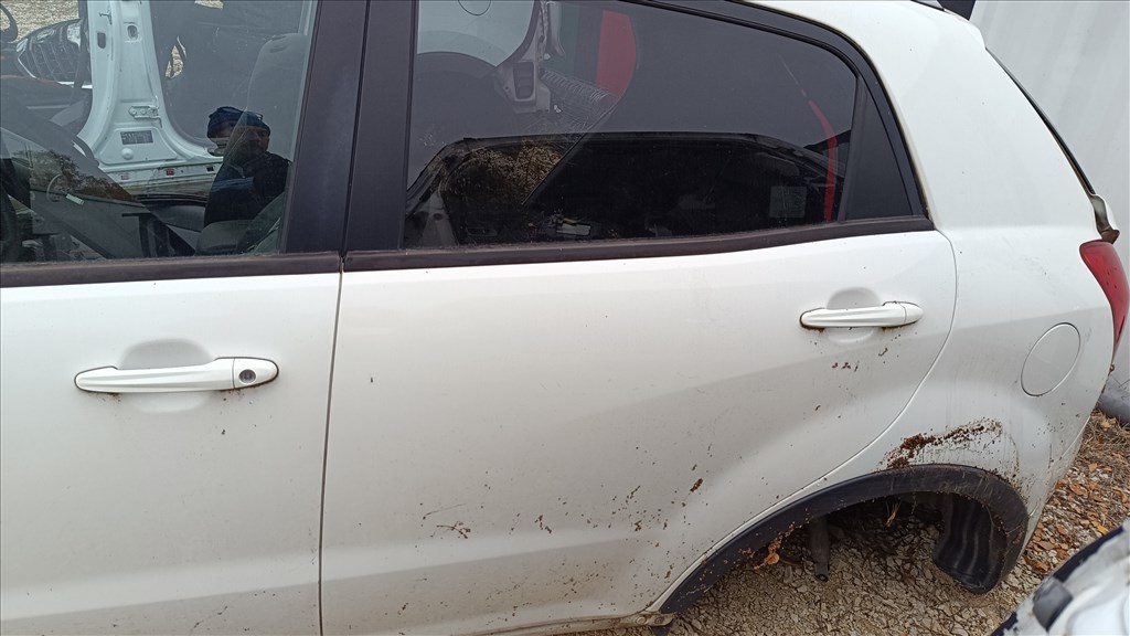 SsangYong Korabeli 2.0 xdi bontott alkatrészei 1. kép