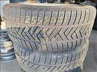  255/40/21"  Pirelli téli gumi 