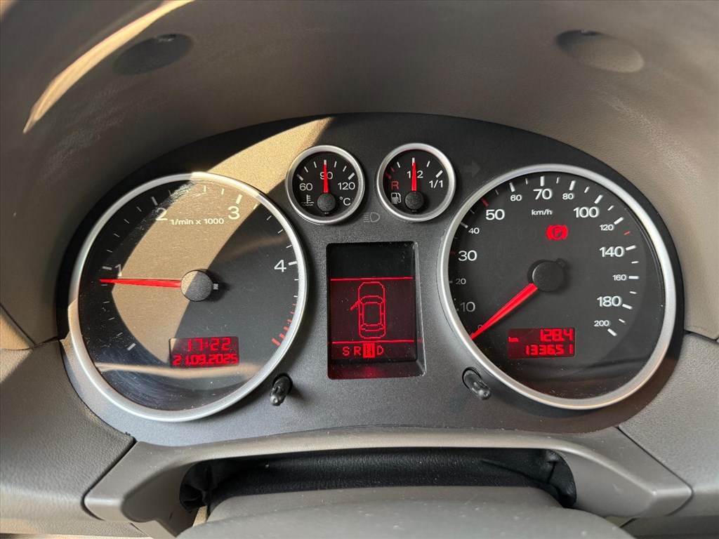 Audi A2 (8Z) bontott alkatrészei vagy egyben bontásra eladó 6. kép