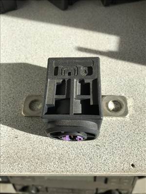 Audi A6 (C6 - 4F) áramtalanító 4f0915519