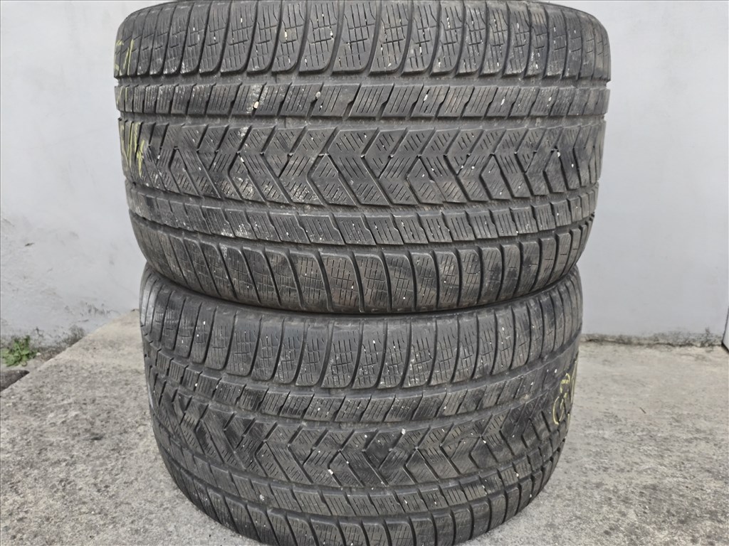  315/3022" használt Pirelli téli gumi 2 db 1. kép