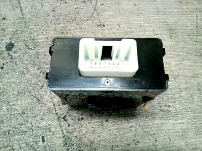 MAZDA MPV 99-05 Központizár vezérlő elektronika