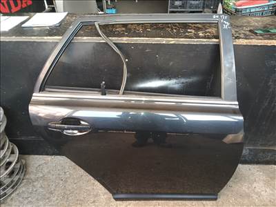 Toyota Avensis T25 Jobb hátsó ajtó fekete