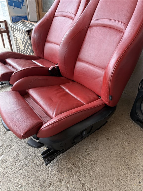 BMW e92 bőrbelső piros 3. kép