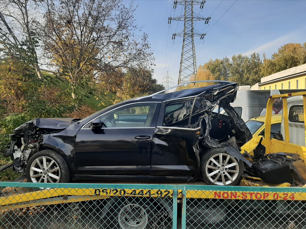 Skoda Octavia II bontott alkatrészei 1. kép