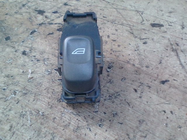VOLVO S40 2000.06.01-2004.05.31 Jobb hátsó ablakemelő kapcsoló 1. kép
