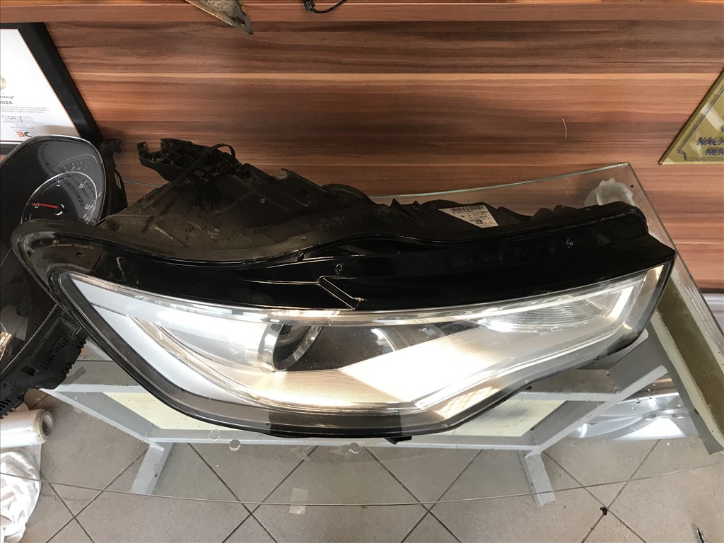 Audi A6 (C7 - 4G) (FL előtti) jobb xenon fényszóró 4g0941044c 2. kép