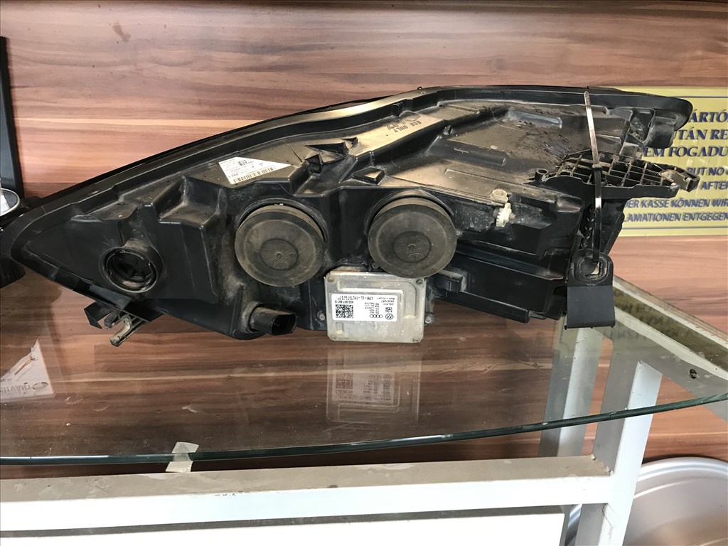 Audi A6 (C7 - 4G) (FL előtti) jobb xenon fényszóró 4g0941044c 3. kép