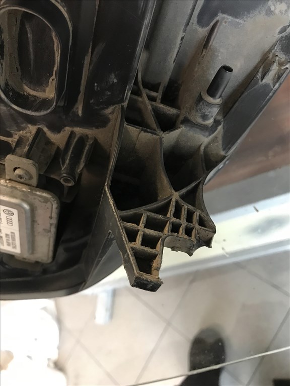 Audi A6 (C7 - 4G) (FL előtti) jobb xenon fényszóró 4g0941044c 6. kép