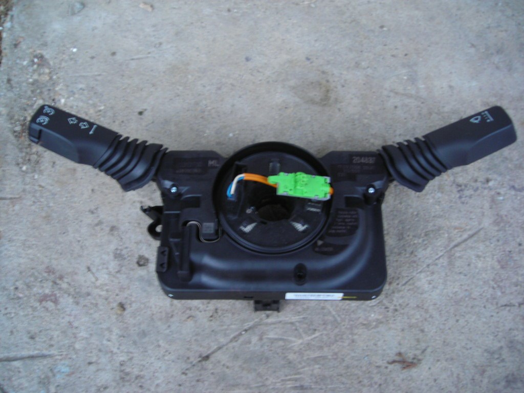 Opel Astra H Biztosítéktábla, Kormányoszlop Vezérlő, Komputer, ESP / REC , UEC . CIM , IPC  2. kép