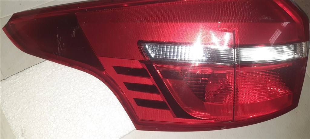 Ford Focus Mk3 Focus Tournier kombi bal hátsó lámpa 1. kép