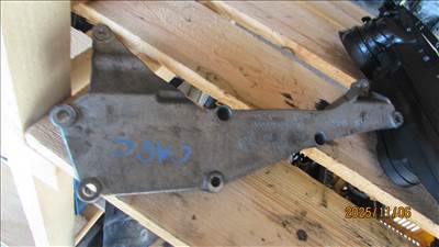 Audi A4 (B8 - 8K) 2.0 TDI quattro tartó konzol (egr hűtő) 03l131159