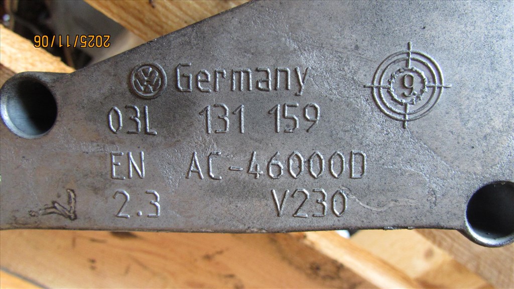 Audi A4 (B8 - 8K) 2.0 TDI quattro tartó konzol (egr hűtő) 03l131159 2. kép