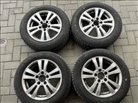 15-ös Mercedes A-osztály alufelni 185/65 R15 téli gumival