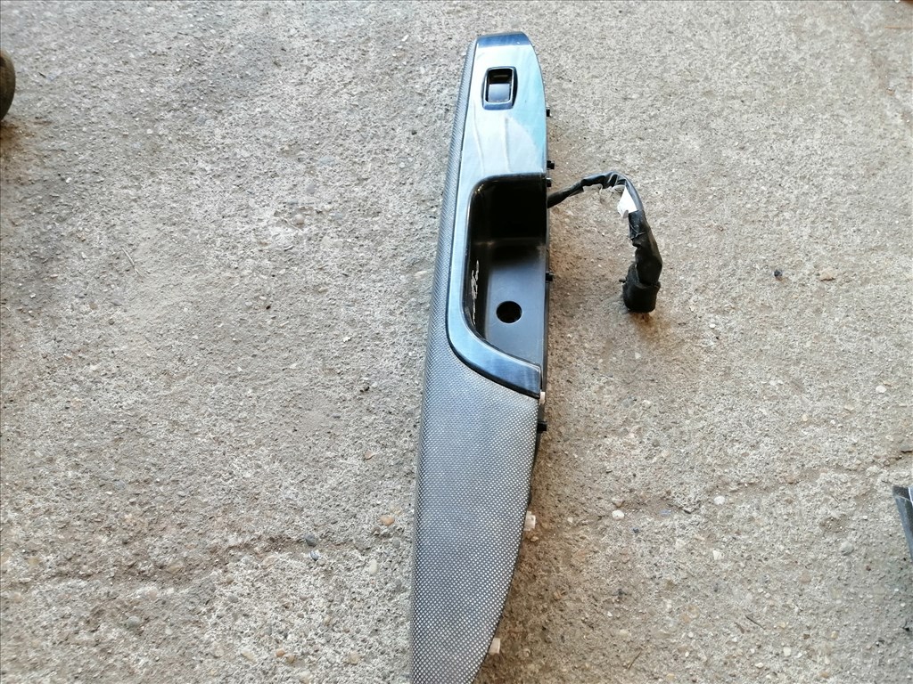 Mitsubishi Outlander I 2.0 4WD Jobb első Ablakemelő Kapcsoló, könyöklővel.  mr502237 mr456050 1. kép